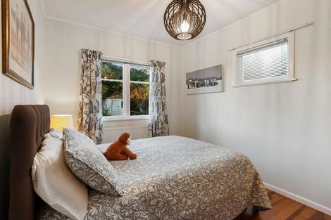 Photo of property in 44 Kiwi Esplanade, Mangere Bridge, Auckland, 2022
