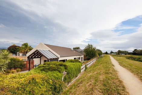 Photo of property in 19 Rothesay Place, Highbury, Palmerston North, 4412