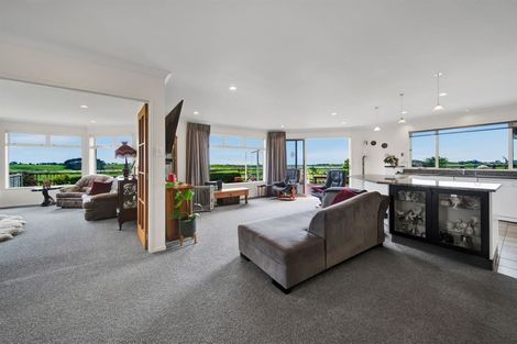 Photo of property in 10 Old Devon Road, Sentry Hill, New Plymouth, 4373