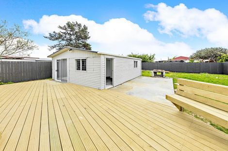 Photo of property in 7 Fairey Place, Mangere, Auckland, 2022