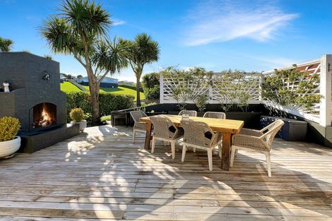 Photo of property in 15 Ina Ville Drive, Pukekohe, 2120