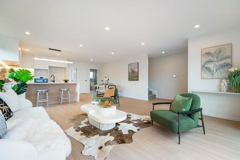 Photo of property in 31d Kurnell Drive, Botany Downs, Auckland, 2010