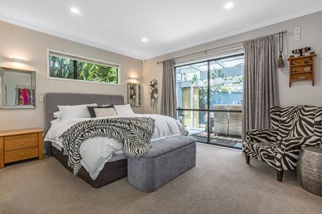 Photo of property in 39 Saunders Close, Whitby, Porirua, 5024