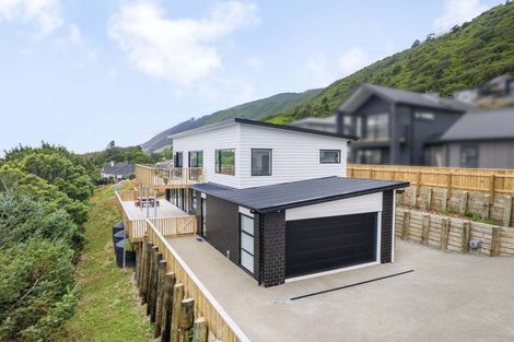 Photo of property in 94 Kotare Street, Waikanae, 5036