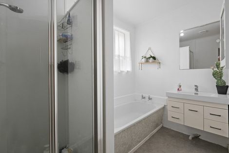 Photo of property in 1/79 Hillside Drive, Maoribank, Upper Hutt, 5018