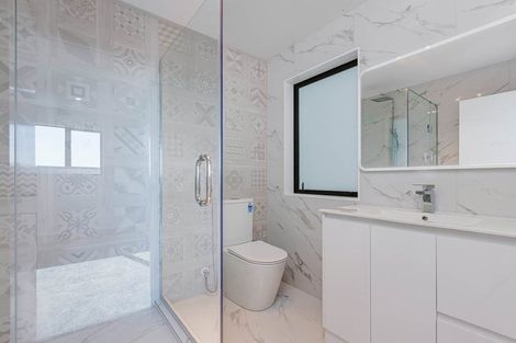 Photo of property in 1 Whata Street, Clarks Beach, 2122