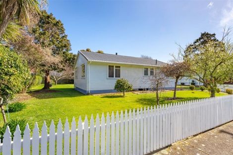 Photo of property in 2 Whakataki Grove, Waiwhetu, Lower Hutt, 5010
