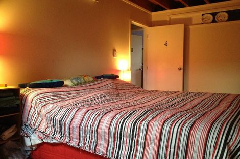 Photo of property in 1/50 Onewa Road, Northcote Point, Auckland, 0627