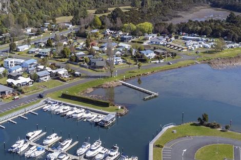 Photo of property in 14 Motuoapa Esplanade, Motuoapa, 3382