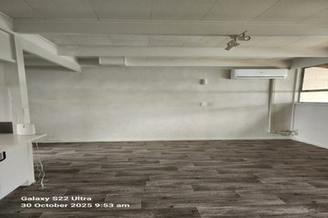 Photo of property in 2/52 Glen Road, Ranui, Auckland, 0612