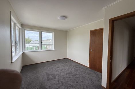 Photo of property in 26 Riverpark Crescent, Henderson, Auckland, 0610