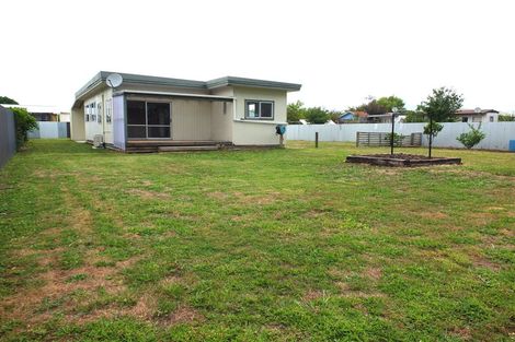 Photo of property in 79 Avenue Road, Foxton, 4814