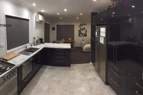 Photo of property in 46a Edgecombe Street, Newlands, Wellington, 6037