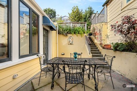 Photo of property in 6 Hawker Street, Mount Victoria, Wellington, 6011