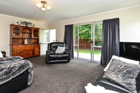 Photo of property in 15 Kentucky Crescent, Nawton, Hamilton, 3200