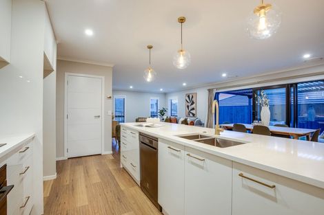 Photo of property in 11 Te Hoiere Street, Aotea, Porirua, 5024