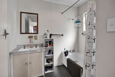 Photo of property in 49 Collins Street, Hawera, 4610