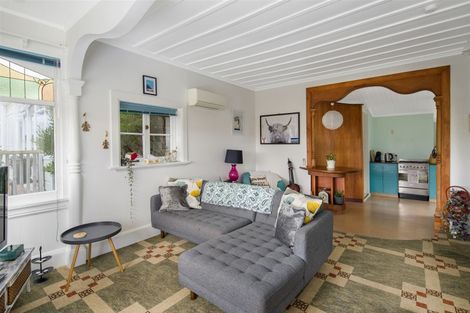 Photo of property in 176 Sutherland Road, Lyall Bay, Wellington, 6022