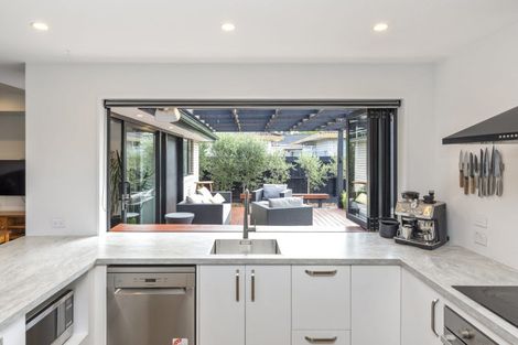 Photo of property in 17 Chipping Lane, Redwood, Christchurch, 8051