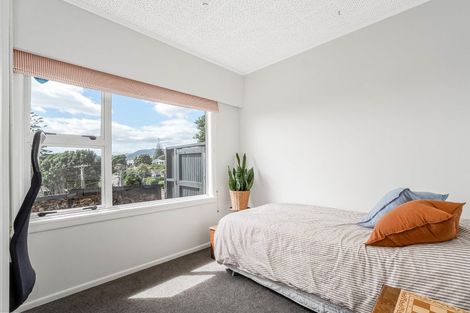 Photo of property in 16 Paneta Street, Paekakariki, 5034