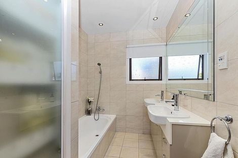 Photo of property in 133 Tiroroa Avenue, Te Atatu South, Auckland, 0610