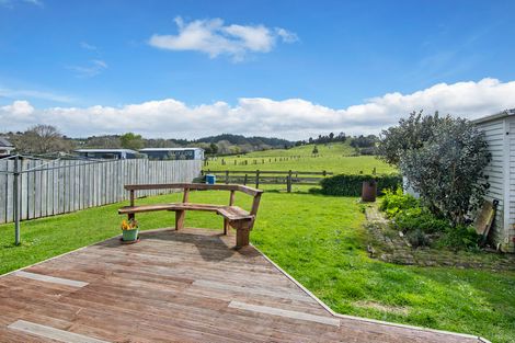 Photo of property in 33 Valley Road, Hikurangi, 0114
