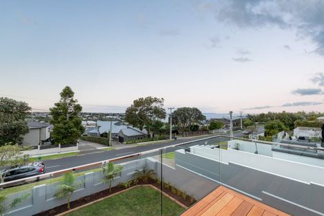 Photo of property in 26 Kowhai Road, Campbells Bay, Auckland, 0630