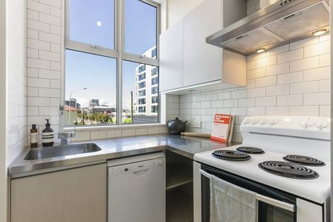 Photo of property in 31 Karo Drive, Te Aro, Wellington, 6011