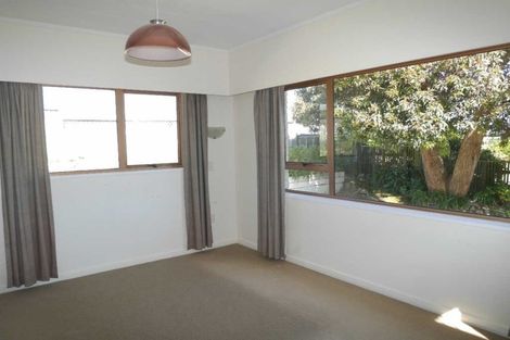 Photo of property in 16 Island View Terrace, Waikanae Beach, Waikanae, 5036