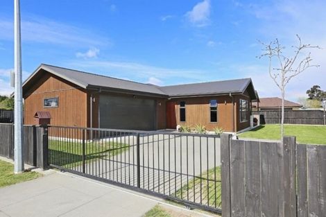 Photo of property in 1 Waitaha Place, Clive, 4102