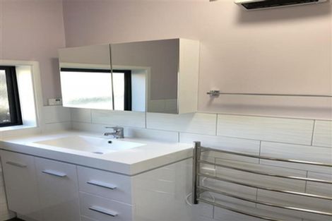 Photo of property in 2/52 Nile Road, Milford, Auckland, 0620