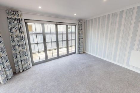 Photo of property in 3 Colombo Street, Palmerston North, 4410