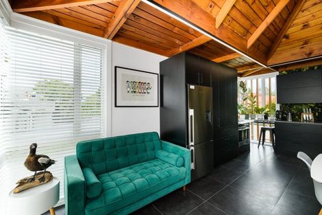 Photo of property in 161 Victoria Avenue, Hokowhitu, Palmerston North, 4410