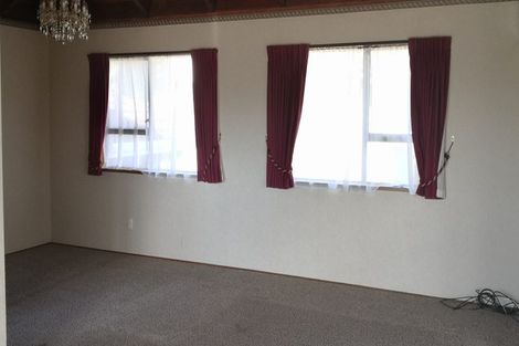 Photo of property in 34a Mark Edward Drive, Half Moon Bay, Auckland, 2012
