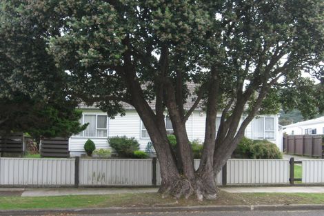 Photo of property in 1 Sellers Grove, Taita, Lower Hutt, 5011