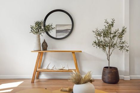 Photo of property in 2/180 Lake Road, Northcote, Auckland, 0627