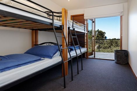 Photo of property in 87 Marine Parade North, Piha, 0772