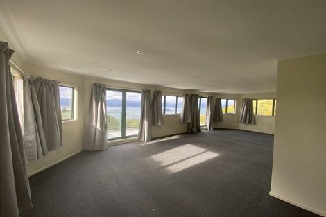 Photo of property in 9d Edgecombe Street, Newlands, Wellington, 6037