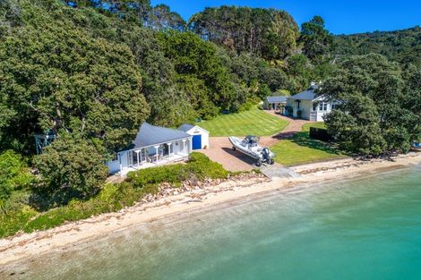 Photo of property in 136 Cowes Bay Road, Waiheke Island, 1971