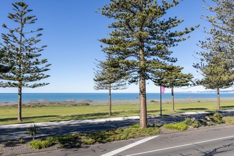 Photo of property in 627 Marine Parade, Napier South, Napier, 4110