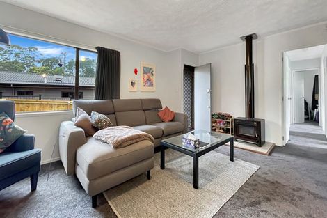 Photo of property in 7 Angeline Place, Massey, Auckland, 0614