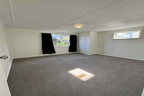Photo of property in 36 Spur Grove, Titahi Bay, Porirua, 5022