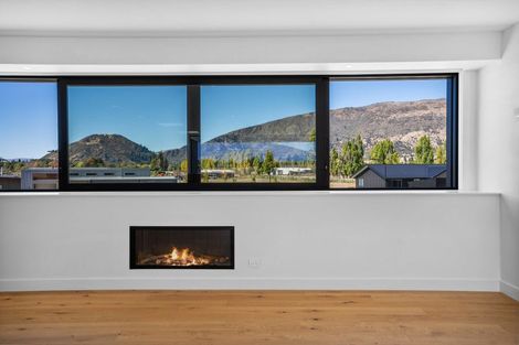 Photo of property in 25 Rubus Street, Wanaka, 9382