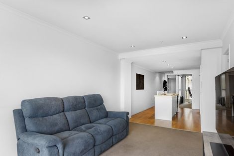 Photo of property in Algarve Apartments, 207/332 Maunganui Road, Mount Maunganui, 3116