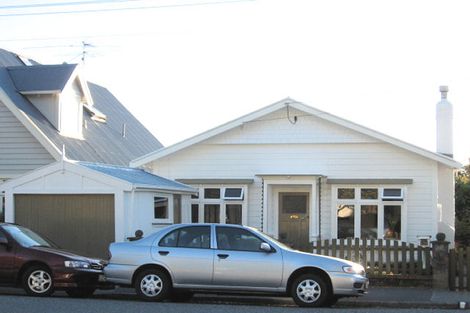 Photo of property in 42 Oroua Street, Eastbourne, Lower Hutt, 5013