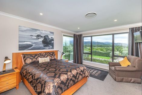 Photo of property in 43 Ohau Terraces, Ohau, Levin, 5570