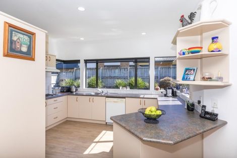 Photo of property in 104 Ayrshire Drive, Grandview Heights, Hamilton, 3200