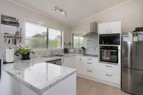Photo of property in 29 Taihiki Road, Clarks Beach, 2122