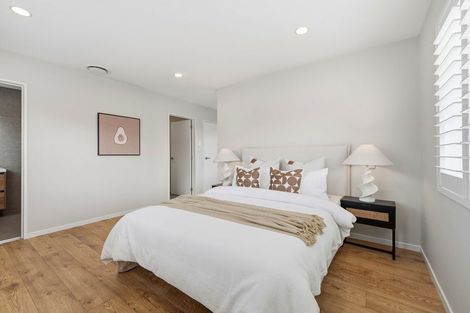 Photo of property in 17a Lake Pupuke Drive, Takapuna, Auckland, 0622