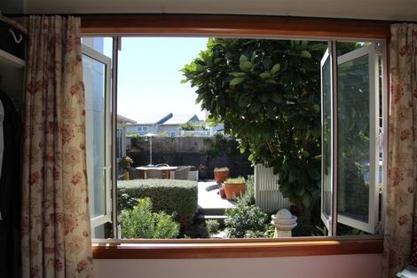 Photo of property in 7 Maire Street, Eastbourne, Lower Hutt, 5013